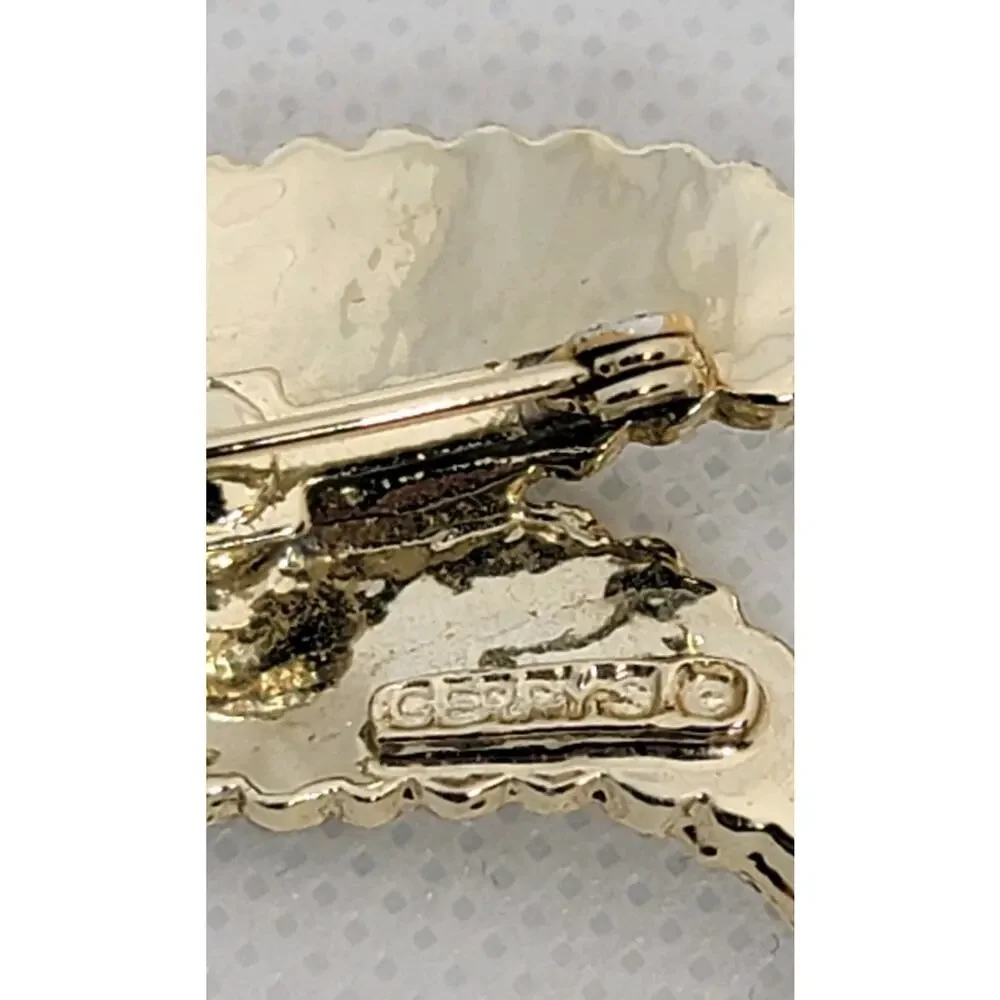Vintage GERRY'S Signed Gold Tone Leaf Leaves Ribbon Brooch‎ Retro Fall Autumn